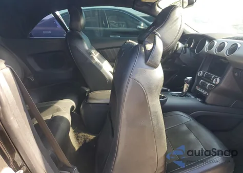 2018 Ford Mustang z USA, uszkodzony, nr VIN 1FATP8UH8J5110103